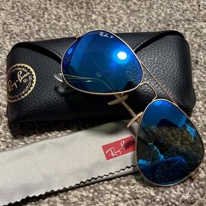 Ray-Ban Aviator Sunglasses with Blue Mirrored Lenses and Gold Frame